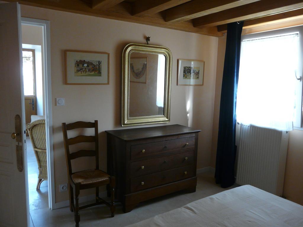Gite Des Vergnes Esse Exterior photo